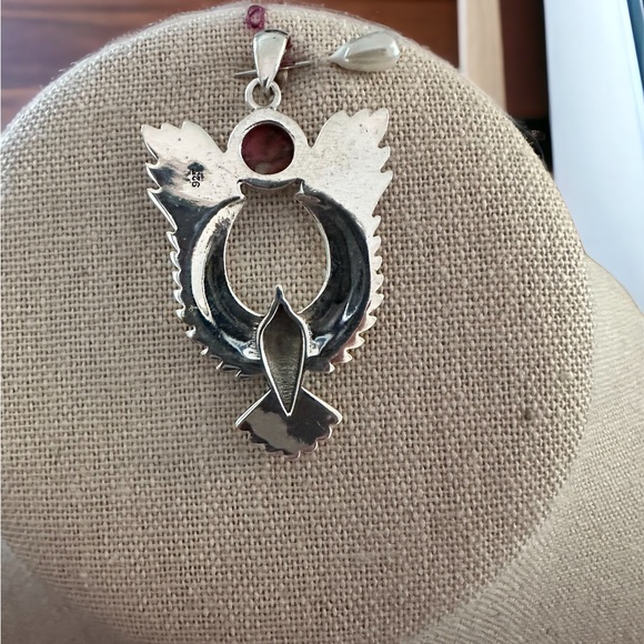 Sterling Silver Eagle Spiny Oyster Pendant - Picture 3 of 8